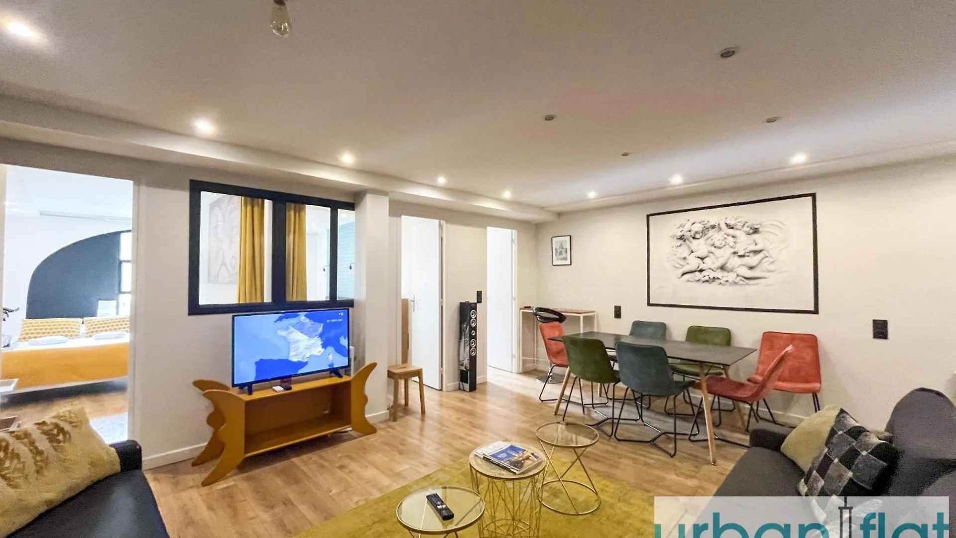 Urban Flat 120 - Charming 3 Bedroom Flat In Le Marais contacts