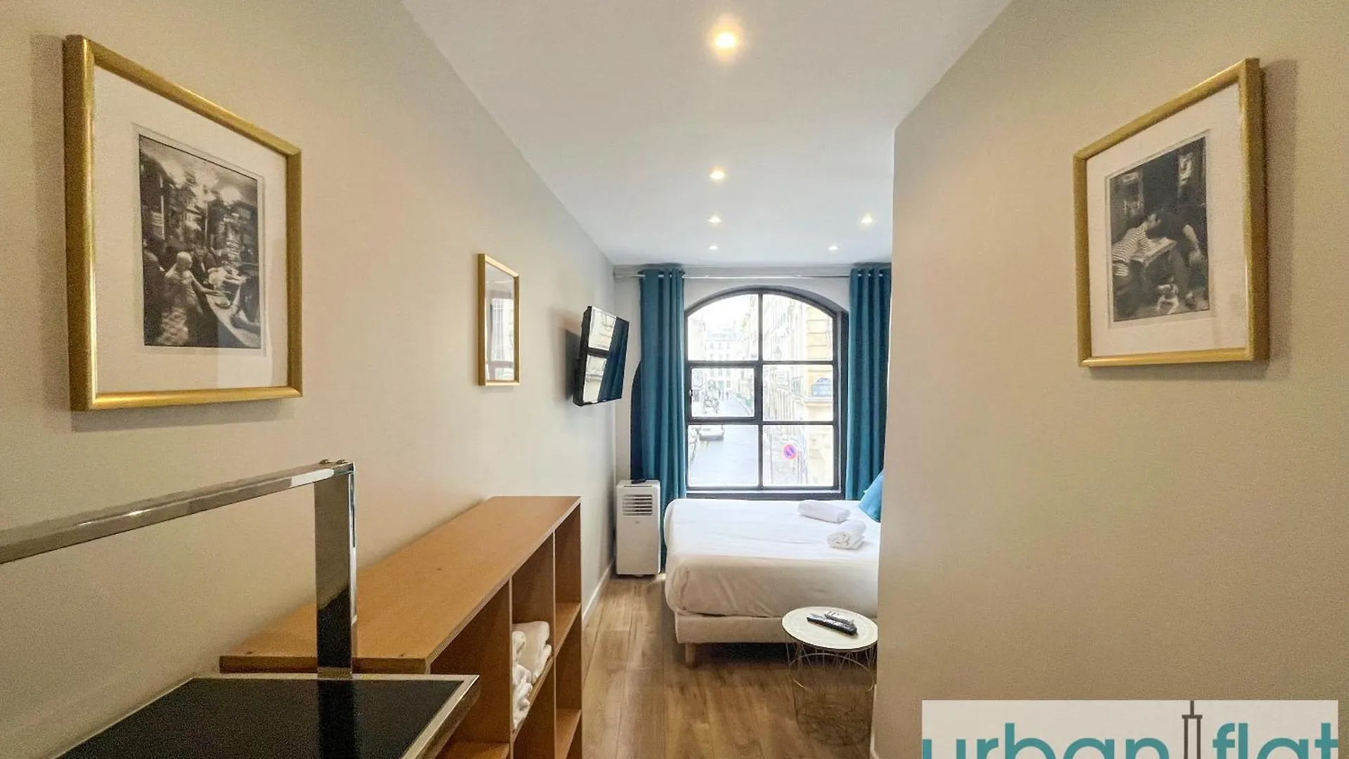 Urban Flat 120 - Charming 3 Bedroom Flat In Le Marais Paris