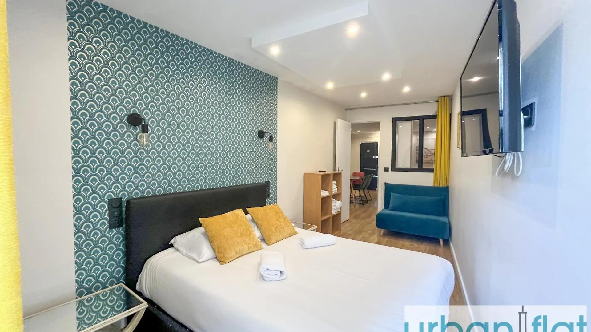 Urban Flat 120 - Charming 3 Bedroom Flat In Le Marais Paris France